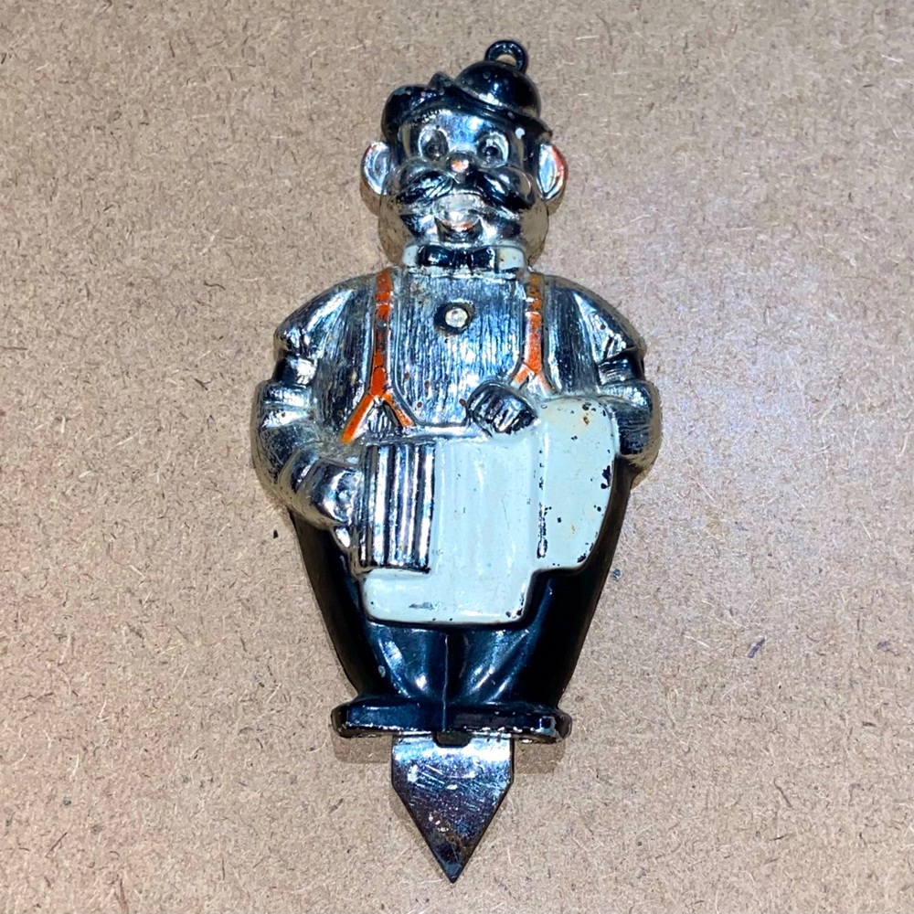 VINTAGE METALART Butler Bottle Opener 4.75”